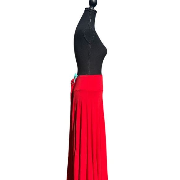 Women’s long polyester and spandex wide tomato red skirt by lapis size large - Picture 3 of 4
